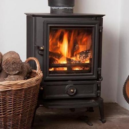 Scenic Welsh Cottage In The Brecon Beacons クリックホーウェル エクステリア 写真