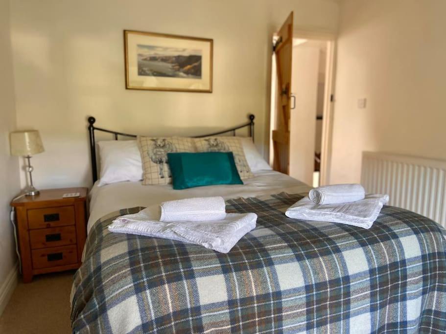 Scenic Welsh Cottage In The Brecon Beacons クリックホーウェル エクステリア 写真