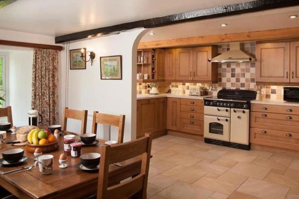 Scenic Welsh Cottage In The Brecon Beacons クリックホーウェル エクステリア 写真
