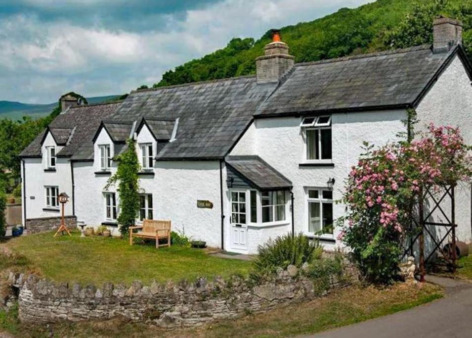 Scenic Welsh Cottage In The Brecon Beacons クリックホーウェル エクステリア 写真